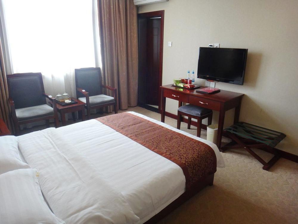 Kunming Guofang Hotel Exteriör bild